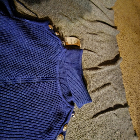 NWT INC International Concepts  cold shoulder sweater - Picture 7 of 7